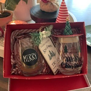 Gift Ready set of stemless wineglasses/ornament